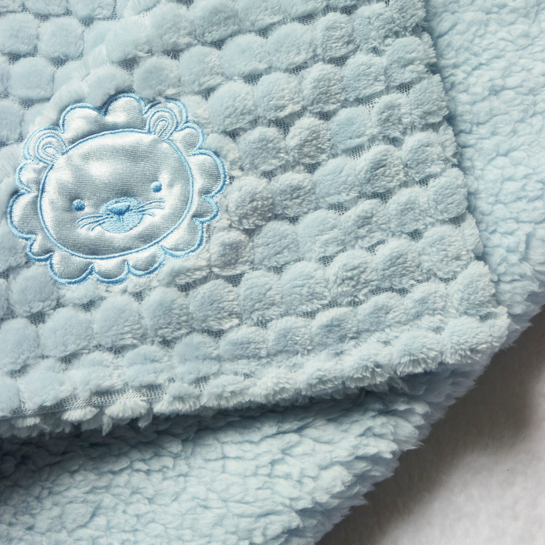 BLUE HONEYCOMB LION STYLED BLANKET-LIGHT BLUE-75X100 CM