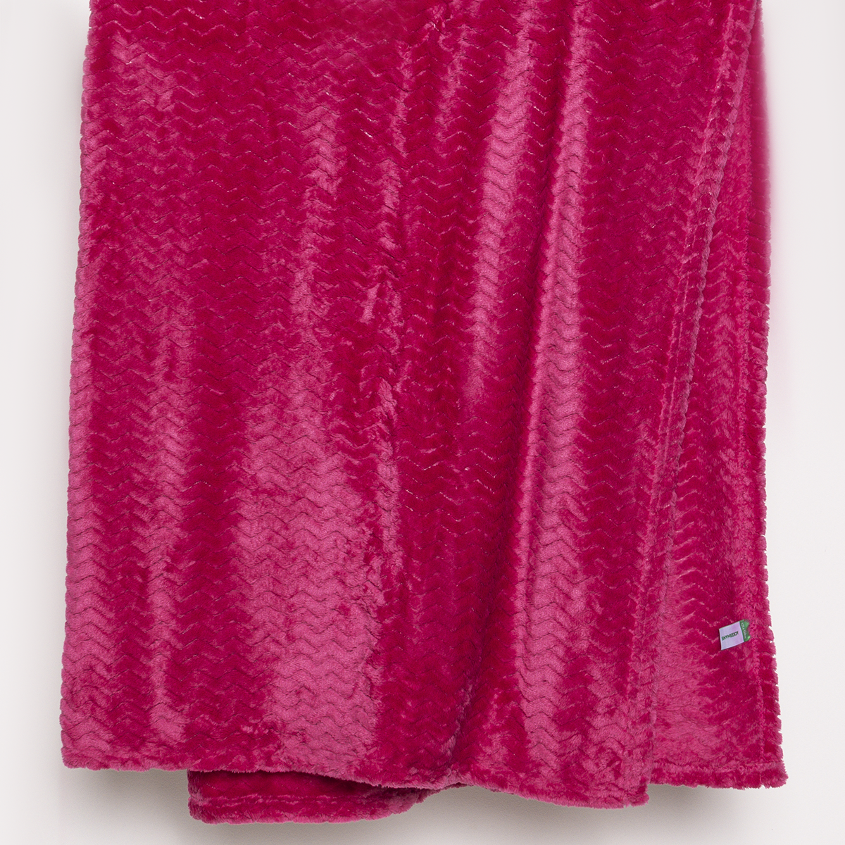 Zigzag small textured throw raspberry-MID PINK-SMALL (1)