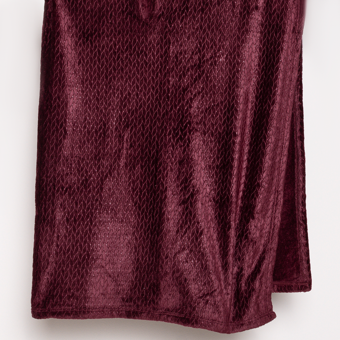 Plait small textured throw windsor wine-WINE-SMALL