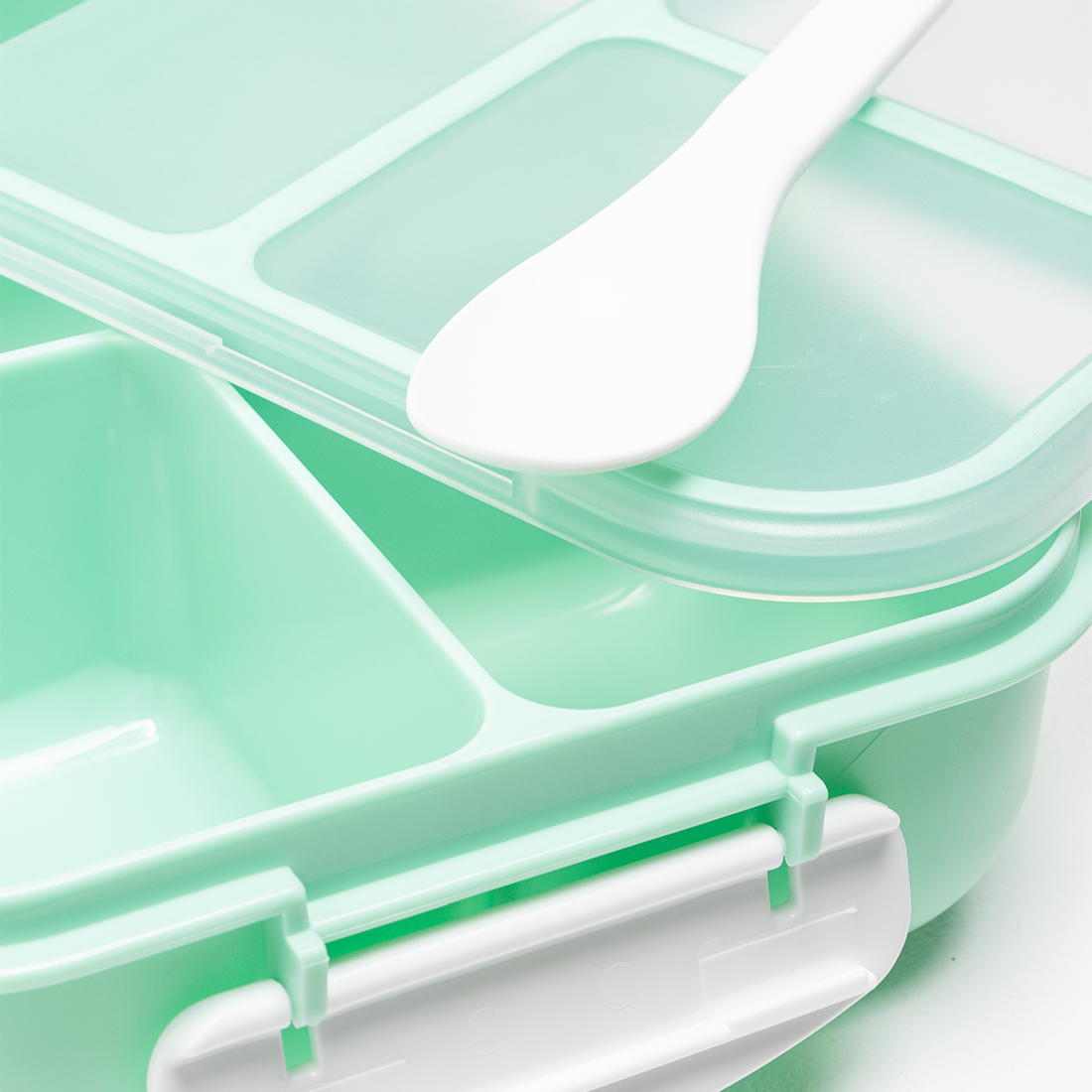 MULTI COMPARTMENT CLIP LUNCHBOX WT SPOON 1800ML MI-MINT-ONE SIZE