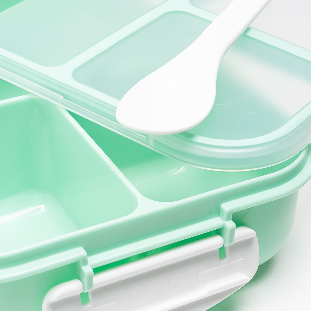 MULTI COMPARTMENT CLIP LUNCHBOX WT SPOON 1800ML MI-MINT-ONE SIZE (1)